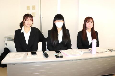 司会や会場係は学生が担当します