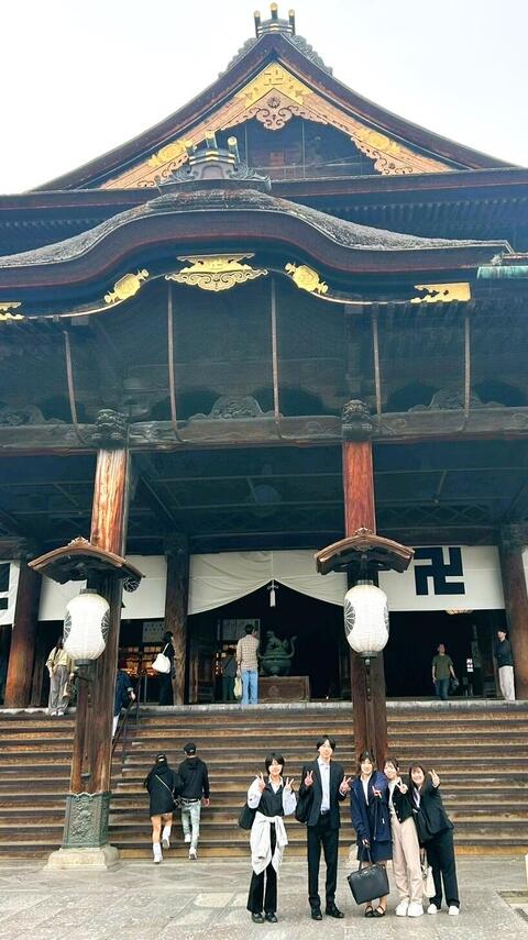 国宝の善光寺本堂