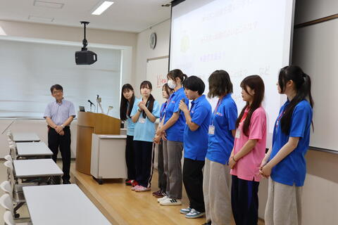 在学生が学生生活について語ります