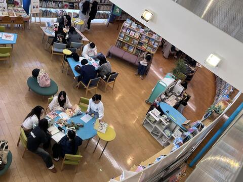 心地よい「ひかりそそぐライブラリー」